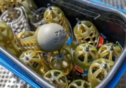 Absolute Window Feeders (caged) Large 13 Absolute Window Feeders (caged) Large -Guru Hengels Exporteren Winkel preston innovations absolute window feeders caged 10