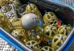 Absolute Window Feeders (caged) Large